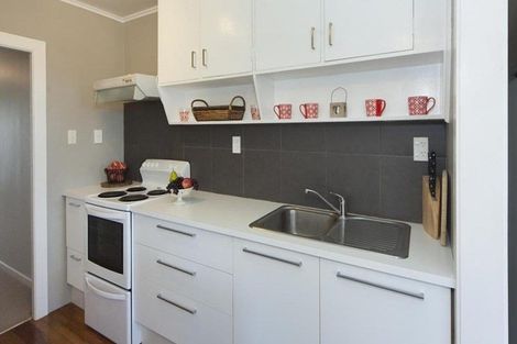 Photo of property in 50 Hobsonville Road, West Harbour, Auckland, 0618