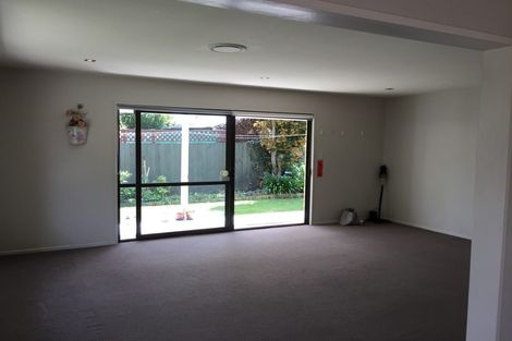 Photo of property in 2/23b Juniper Place, Burnside, Christchurch, 8053