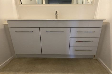 Photo of property in 19 Shanaway Rise, Hillcrest, Auckland, 0627