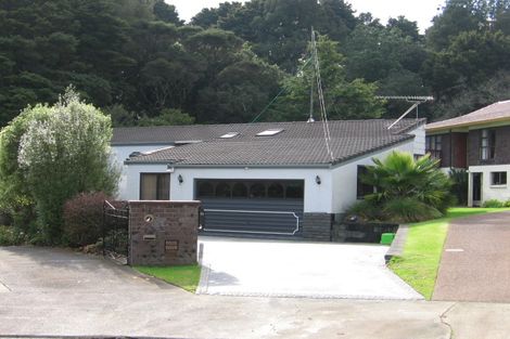 Photo of property in 11 Idesia Place, Totara Heights, Auckland, 2105