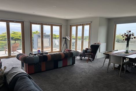 Photo of property in 5 Somerset Grove, Waitarere Beach, Levin, 5510