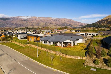 Photo of property in 5 Nancy Lane, Wanaka, 9305