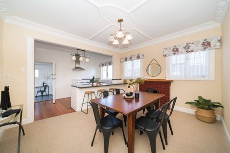 Photo of property in 42 Dahlia Street, Palmerston North, 4410
