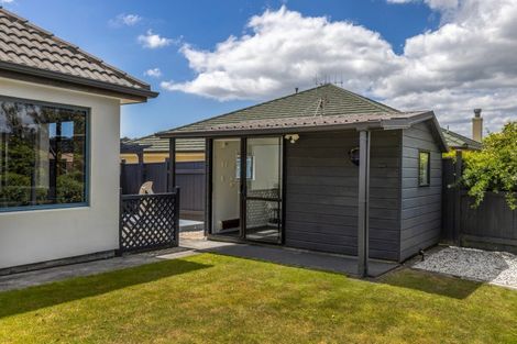 Photo of property in 6 Mariners Way, Whitby, Porirua, 5024