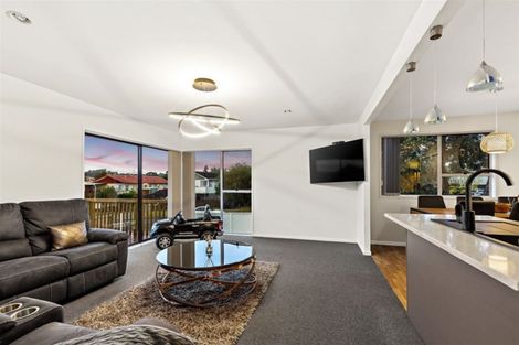 Photo of property in 49 Larissa Avenue, Henderson, Auckland, 0610