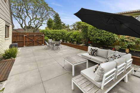 Photo of property in 10 Dalkeith Place, Opaheke, Papakura, 2113