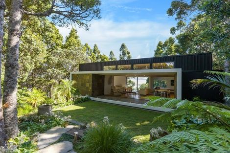 Photo of property in 34 Arapito Road, Titirangi, Auckland, 0604