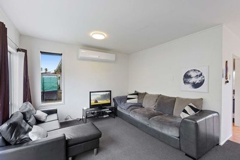 Photo of property in 16 Eruini Street, Waikanae Beach, Waikanae, 5036