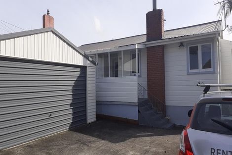 Photo of property in 33 Sturges Road, Henderson, Auckland, 0612