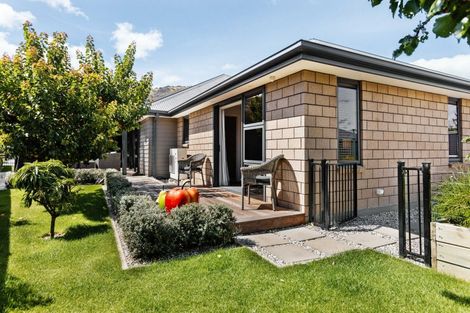 Photo of property in 18 Sunhaven Cove, Cromwell, 9310