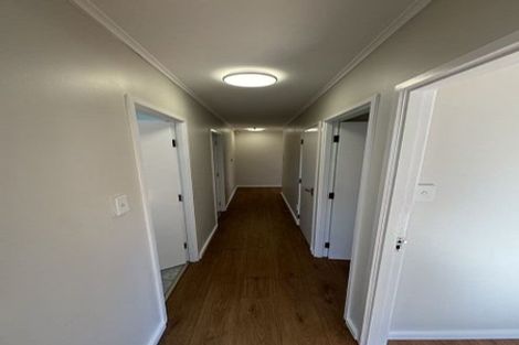 Photo of property in 16 Newham Place, Henderson, Auckland, 0612