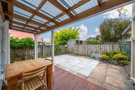 Photo of property in 18 Kauri Street, Eastbourne, Lower Hutt, 5013