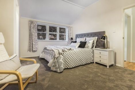 Photo of property in 51 Renfrew Avenue, Sandringham, Auckland, 1041