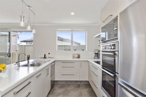 Photo of property in 1 Catamaran Way, Papamoa Beach, Papamoa, 3118