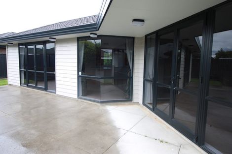 Photo of property in 17 Cleveland Heights, Kelvin Grove, Palmerston North, 4414