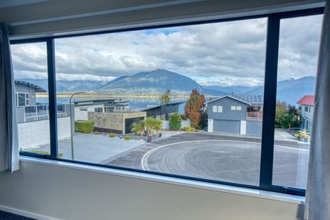 Photo of property in 9 Ranui Place, Moana, 7872