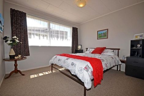 Photo of property in 9 Ballial Place, West Harbour, Auckland, 0618