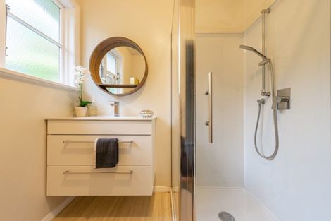 Photo of property in 19 Montgomery Avenue, Karori, Wellington, 6012