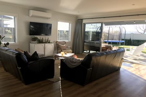 Photo of property in 25 Rakaia Way, Poraiti, Napier, 4112