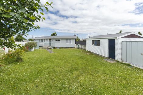 Photo of property in 26 Rhodes Drive, Kelvin Grove, Palmerston North, 4414