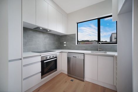 Photo of property in 8a Poruru Close, Papakura, 2110