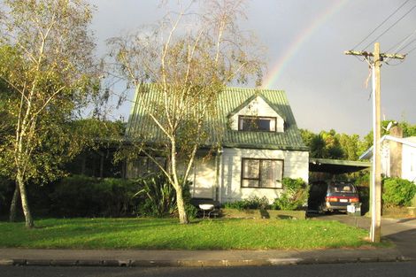 Photo of property in 116 Vodanovich Road, Te Atatu South, Auckland, 0610