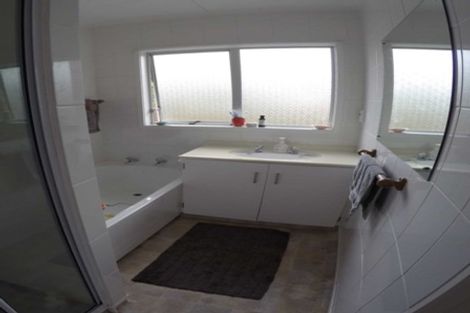 Photo of property in 113a Clevedon Road, Papakura, 2110