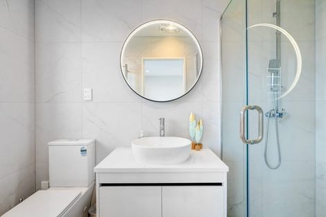 Photo of property in 4/16 Binsted Road, New Lynn, Auckland, 0600