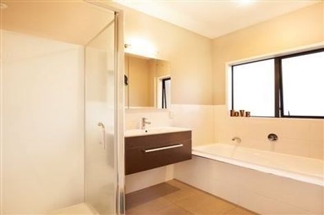 Photo of property in 2 Bovill Way, Tuakau, 2121