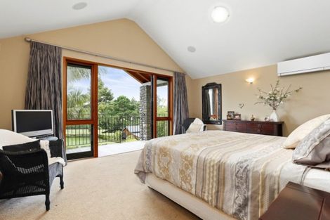 Photo of property in 39 Glenmore Road, Sunnyhills, Auckland, 2010