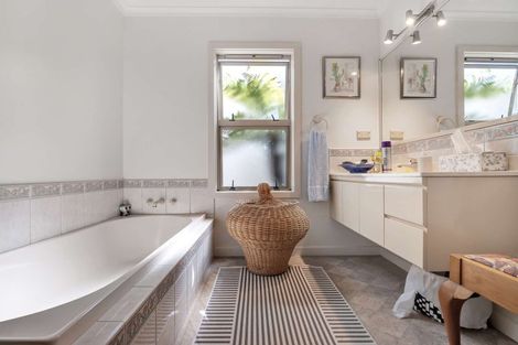 Photo of property in 2 Vaucluse Drive, Nukuhau, Taupo, 3330