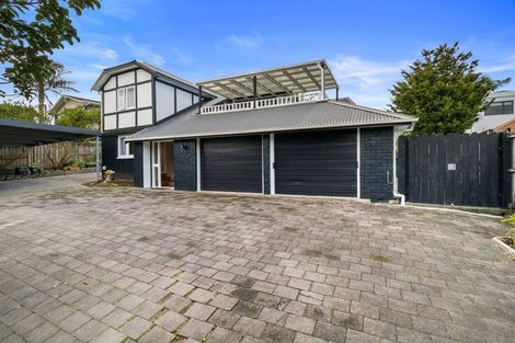 Photo of property in 2/531 Beach Road, Murrays Bay, Auckland, 0630