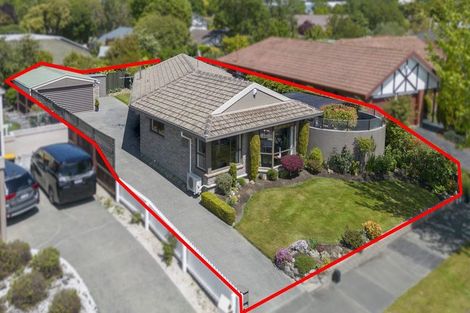 Photo of property in 31 Karnak Crescent, Russley, Christchurch, 8042