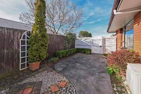 Photo of property in 3/22 Lake Terrace Road, Burwood, Christchurch, 8061