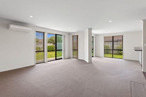 Photo of property in 80 Carrington Drive, Papamoa Beach, Papamoa, 3118