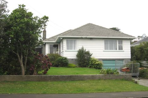 Photo of property in 28 Oswald Crescent, Paparangi, Wellington, 6037