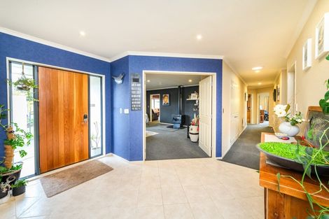 Photo of property in 54 Roberts Line, Kelvin Grove, Palmerston North, 4414