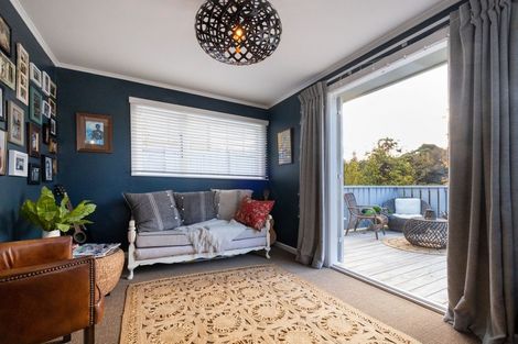 Photo of property in 22 Enfield Road, Hospital Hill, Napier, 4110