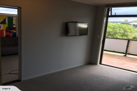 Photo of property in 11/372 Rosedale Road, Rosedale, Auckland, 0632