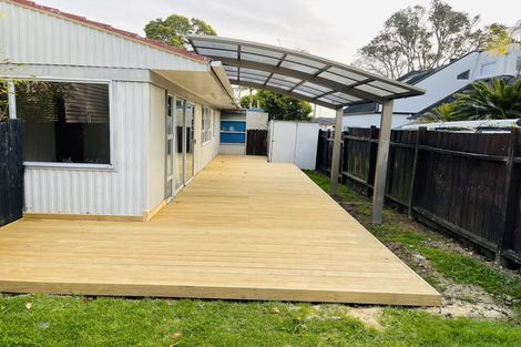 Photo of property in 2/206 Bucklands Beach Road, Bucklands Beach, Auckland, 2012