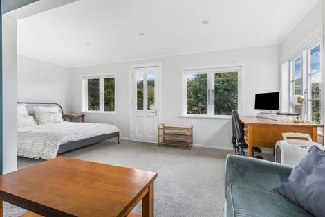 Photo of property in 31 Airlie Road, Plimmerton, Porirua, 5026