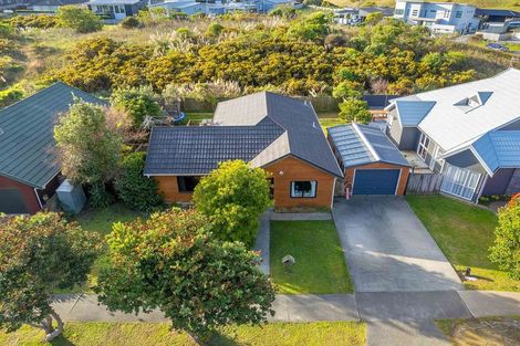 Photo of property in 6 Westridge, Camborne, Porirua, 5026