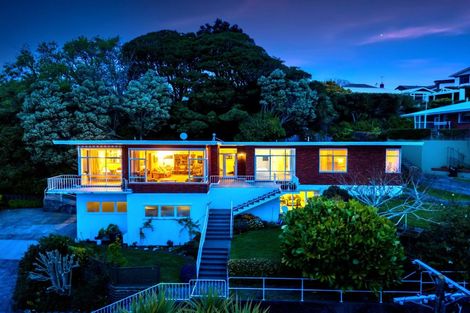 Photo of property in 335c Devon Street West, New Plymouth, 4310