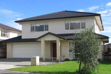 Photo of property in 11 Oswald Close, Flat Bush, Auckland, 2016