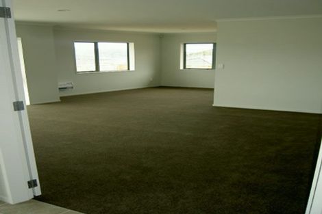 Photo of property in 56 Percy Kinsman Crescent, Riverstone Terraces, Upper Hutt, 5018