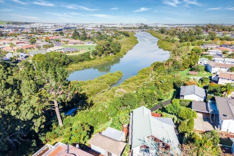 Photo of property in 116 Ennis Avenue, Pakuranga Heights, Auckland, 2010