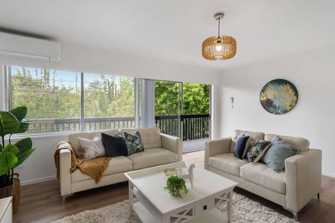 Photo of property in 2/18 Bevyn Street, Castor Bay, Auckland, 0620