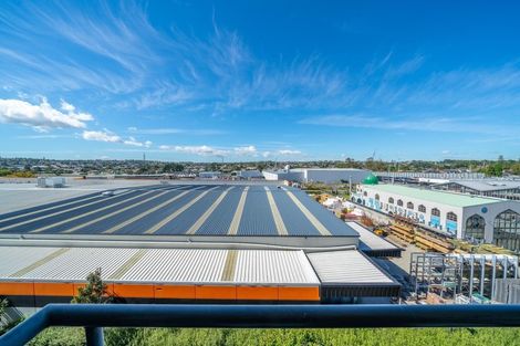 Photo of property in 5n/10 Crown Lynn Place, New Lynn, Auckland, 0600