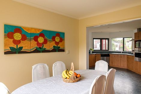 Photo of property in 8 Ruapehu Drive, Fitzherbert, Palmerston North, 4410