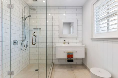 Photo of property in 1/9 Stanley Avenue, Milford, Auckland, 0620